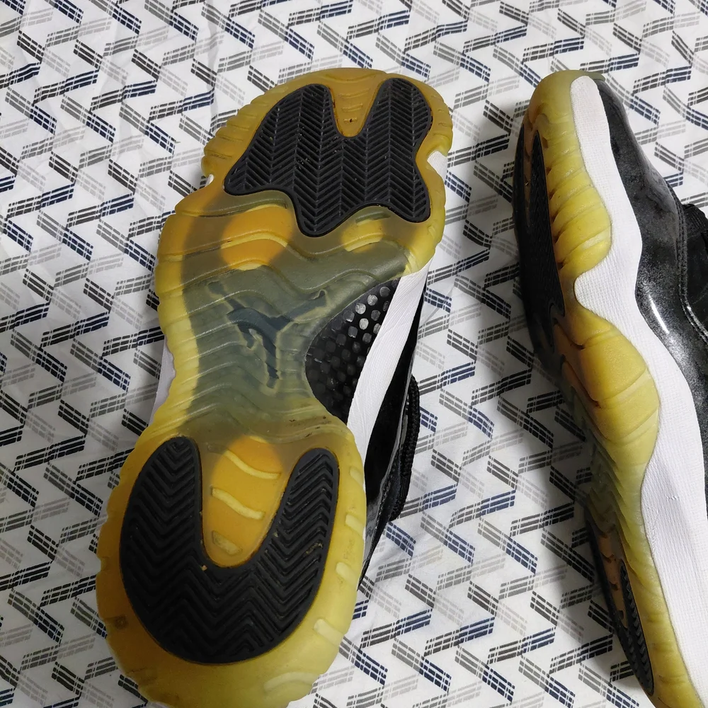 Jordan Black and Yellow Sneakers - Picture 8 of 8